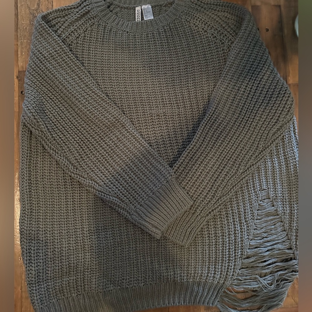 Women’s Oversized Distressed Sweater